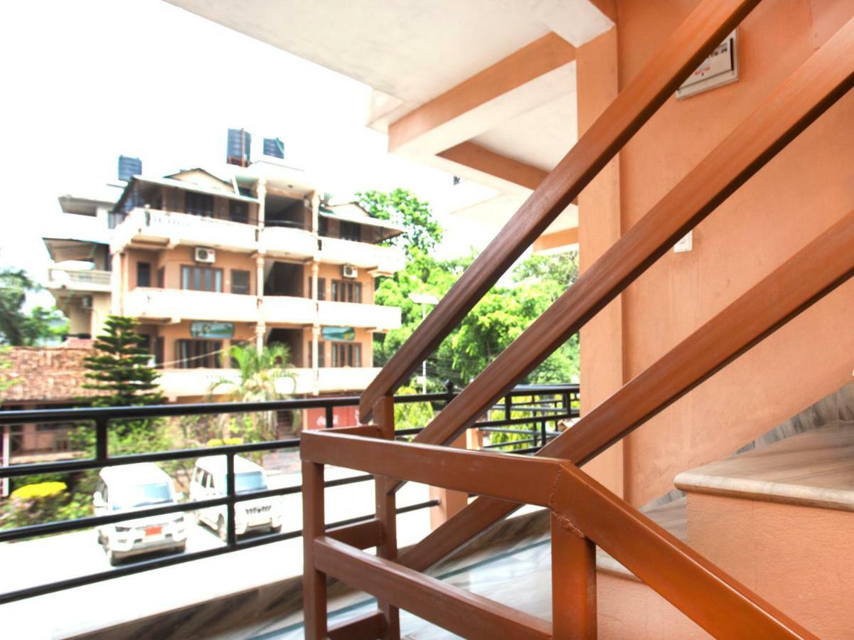 Spot On 486 Hotel Holy Lodge Sauraha Exterior photo