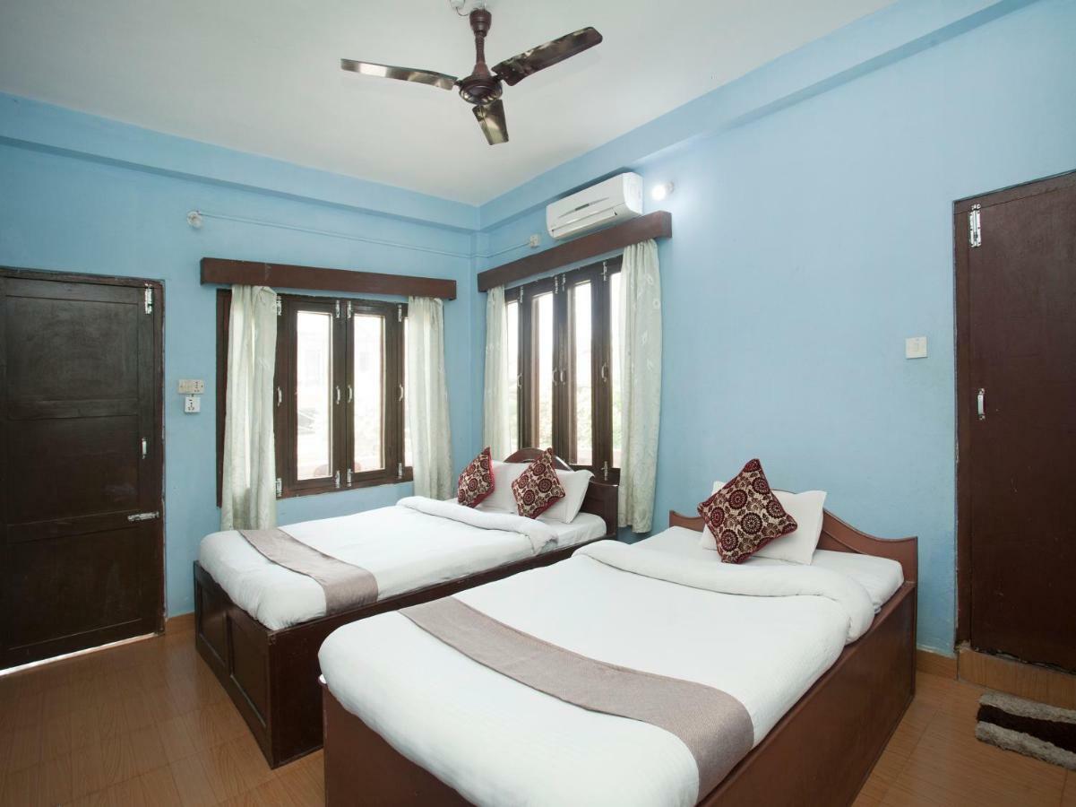 Spot On 486 Hotel Holy Lodge Sauraha Exterior photo
