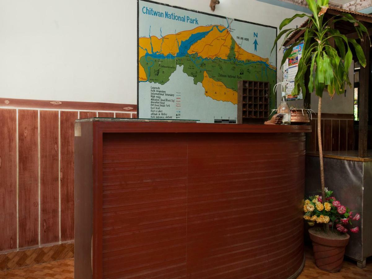 Spot On 486 Hotel Holy Lodge Sauraha Exterior photo
